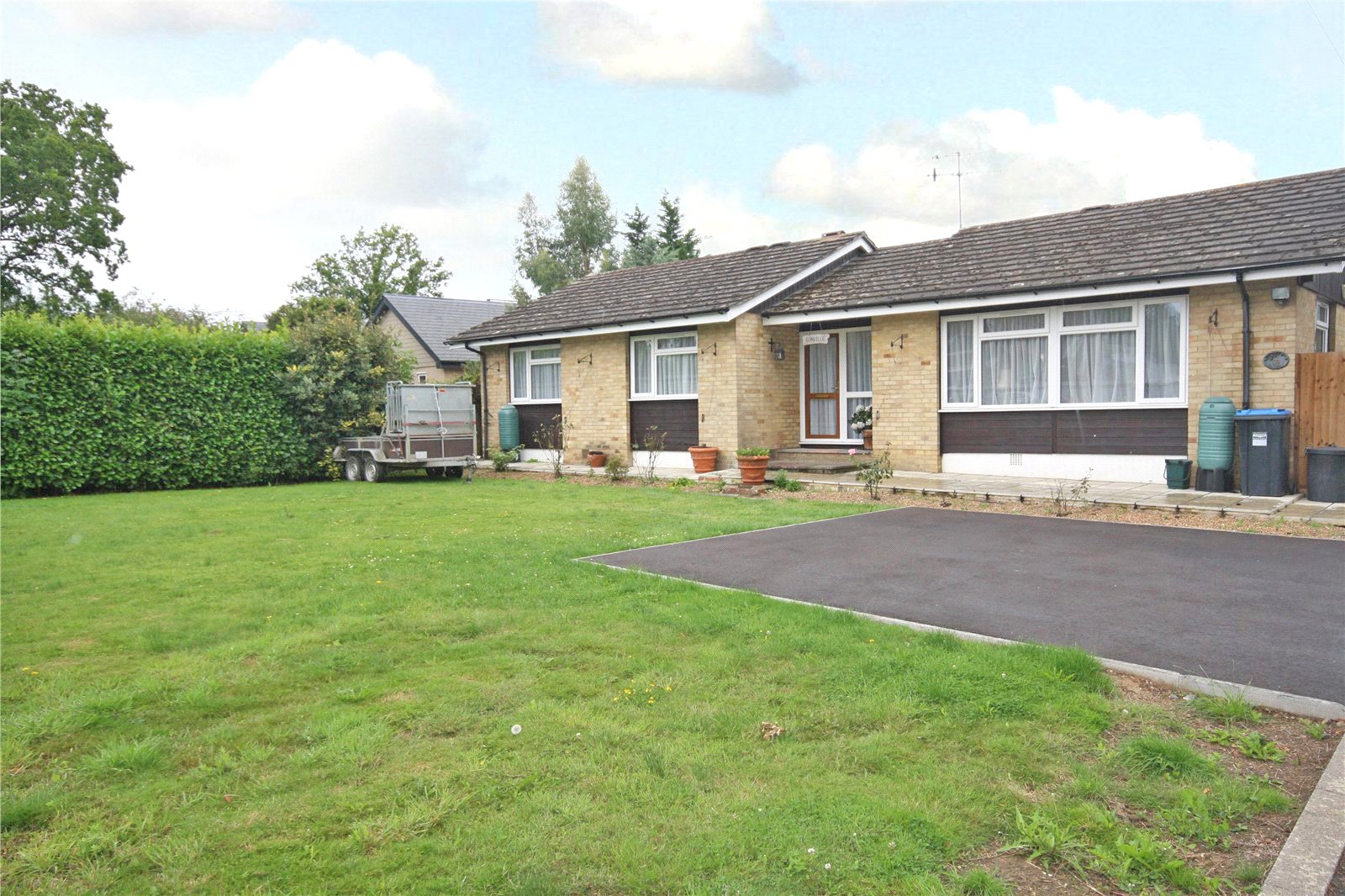 3 bedroom detached bungalow for sale, Redehall Road, Smallfield, Horley
