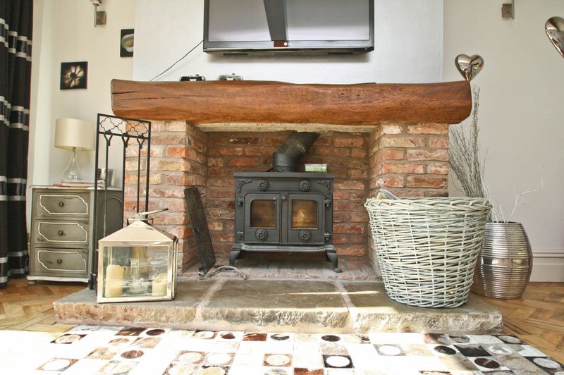 4 bedroom detached house to rent, Longton Hall Farm, Chapel Lane