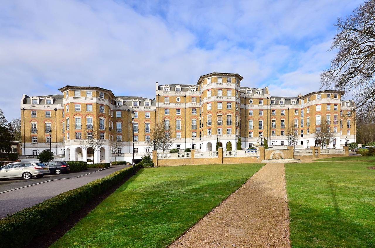 2 bedroom flat to rent, Chapman Square, Wimbledon Common, SW, SW19 5QW