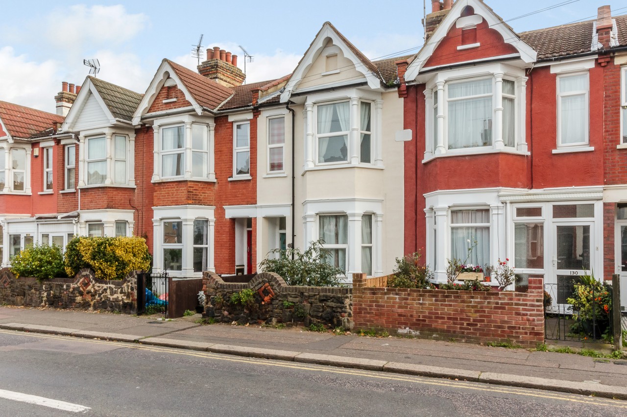 3 bedroom terraced house for sale, Bournemouth Park Road, SouthendOn