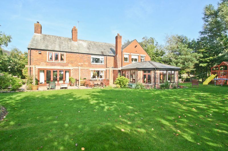 4 bedroom detached house to rent, Longton Hall Farm, Chapel Lane
