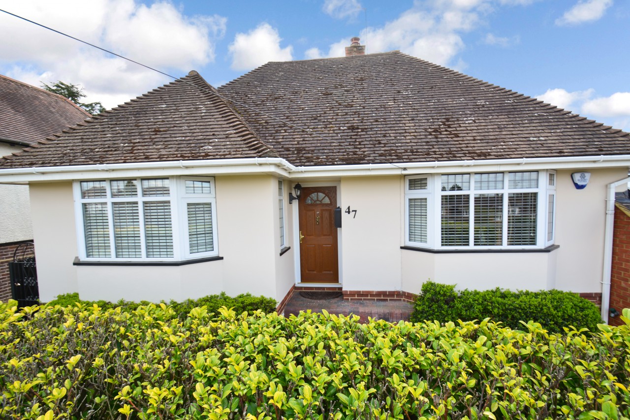 3 bedroom bungalow for sale, Tring Road, Dunstable, Central
