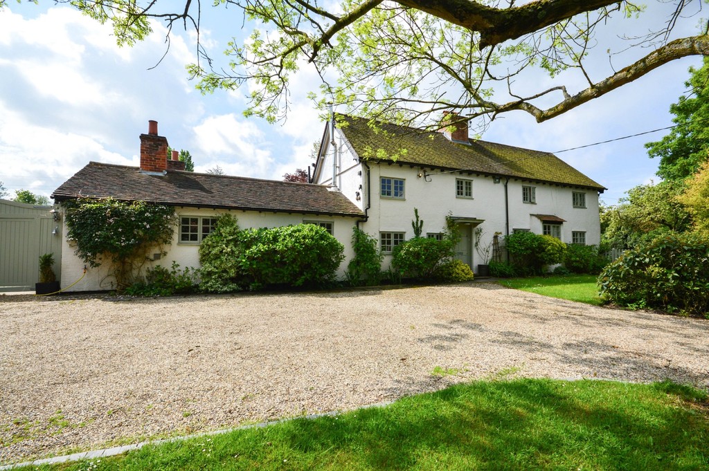 4 bedroom farm house to rent, Old School Yard, Debden Road, Saffron