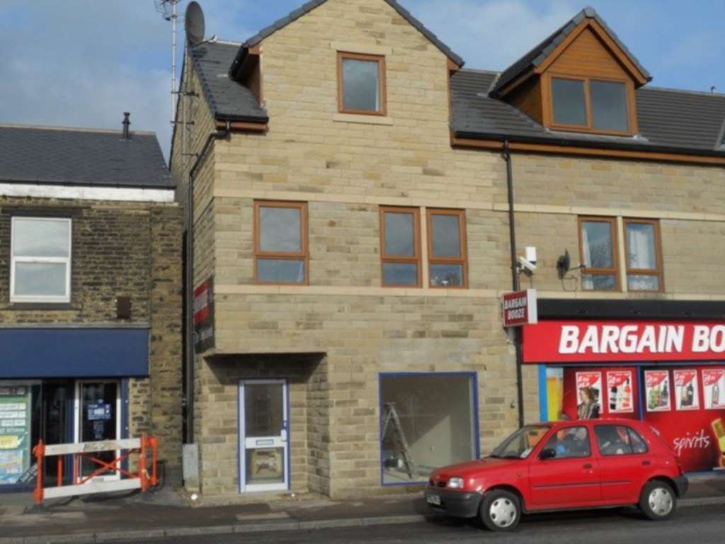 Commercial unit to rent, Tong Street, Bradford, BD4 9QY