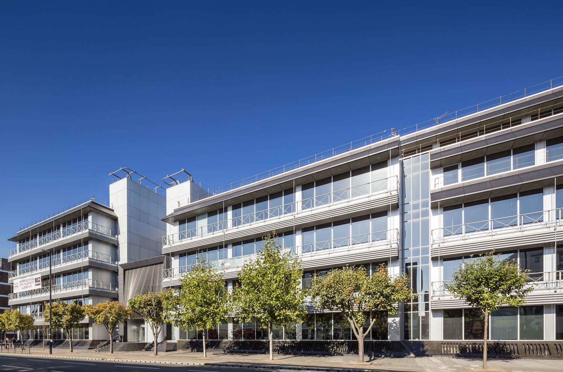 Studio flat to rent, Trinity Square, Staines Road, Hounslow, TW3 3BN