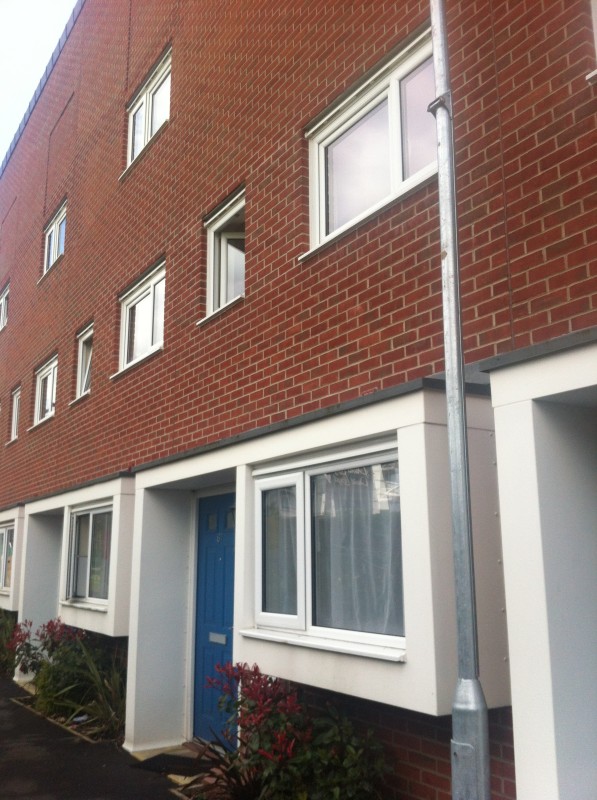 5 bedroom terraced house for sale, Aviation Avenue, Hatfield, AL10 9UB