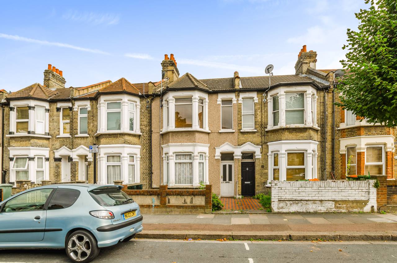 2 bedroom house to rent, Little Ilford Lane, Manor Park, E, E12 5PN