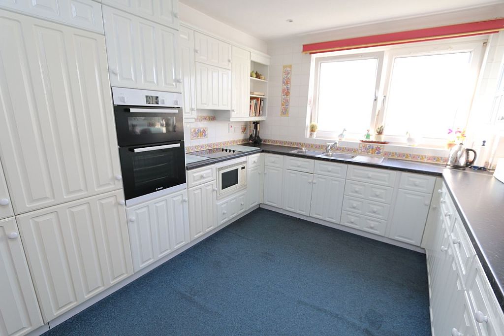 3 bedroom flat for sale, Ocean Heights, Cliff Road