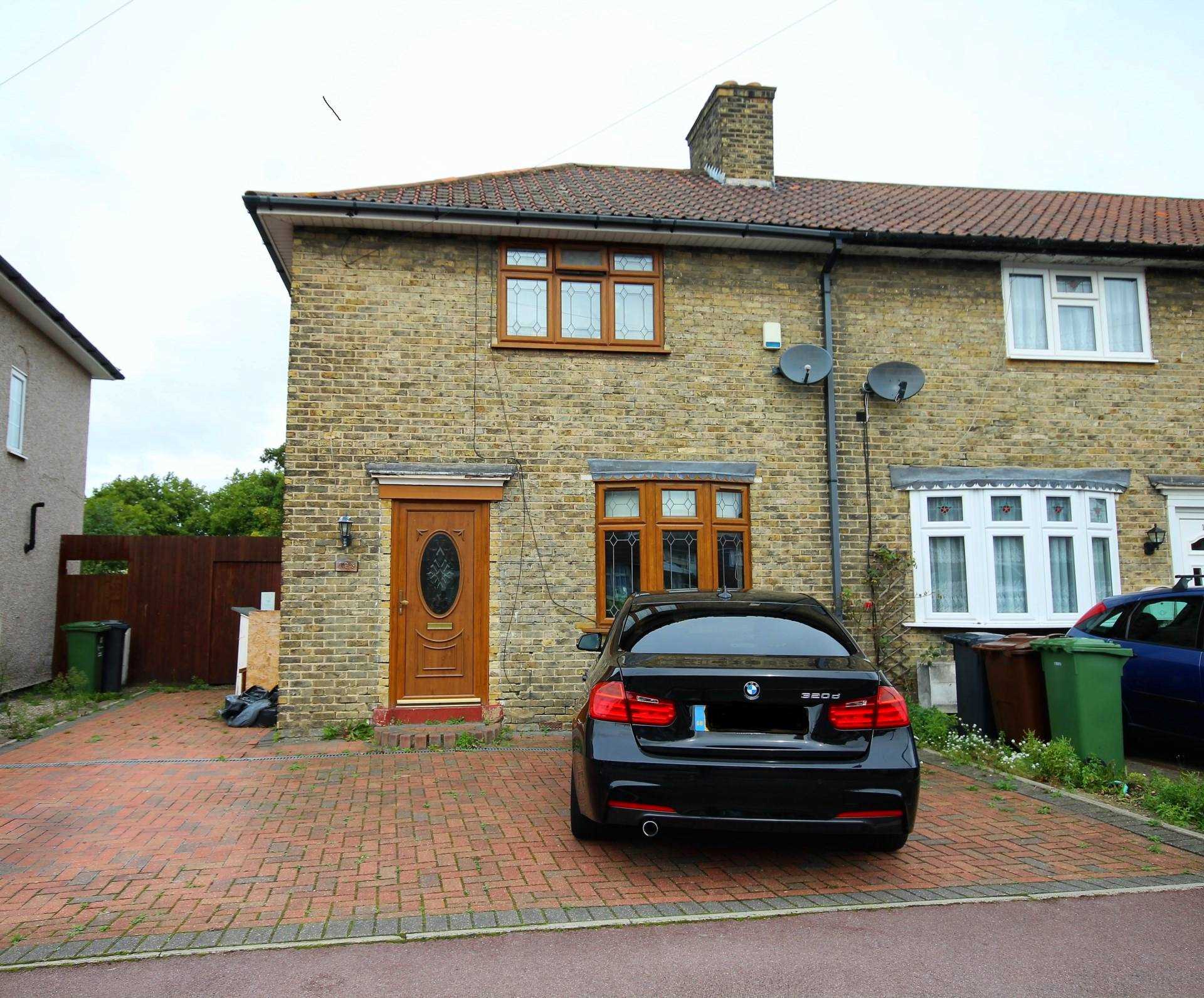 3 bedroom semidetached house to rent, Downing Road, Dagenham, RM9 6LX