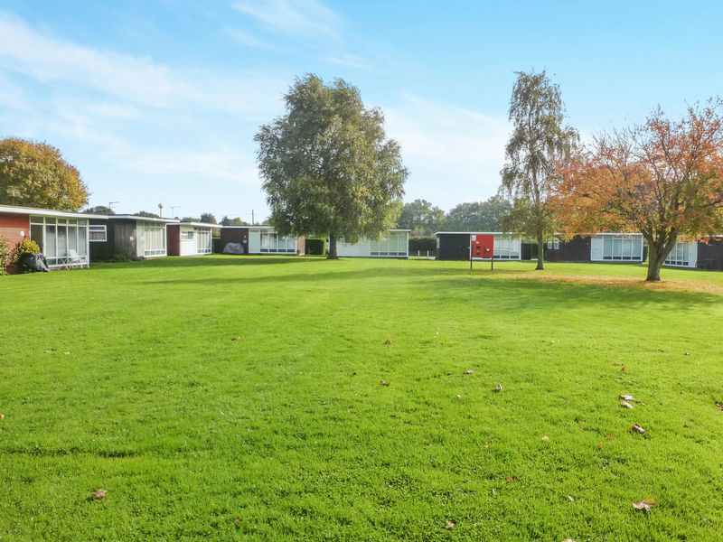 2 bedroom detached house for sale, Broadside Chalet Park, Norwich NR