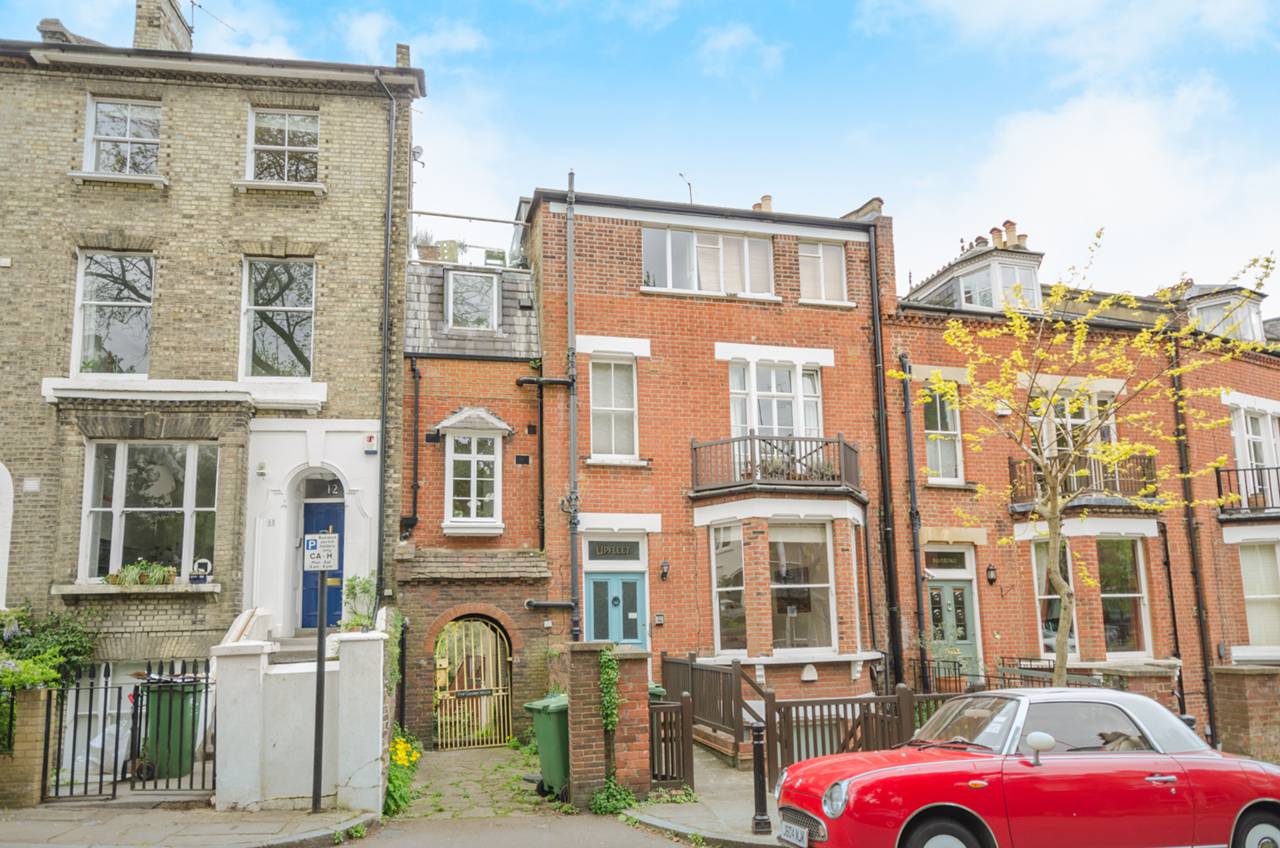 studio flat to rent, Vale Of Health, Hampstead, NW, NW3 1AN