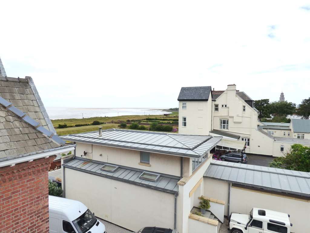 2 bedroom for sale, Clifton Drive, Lytham St Annes, FY8 5RQ