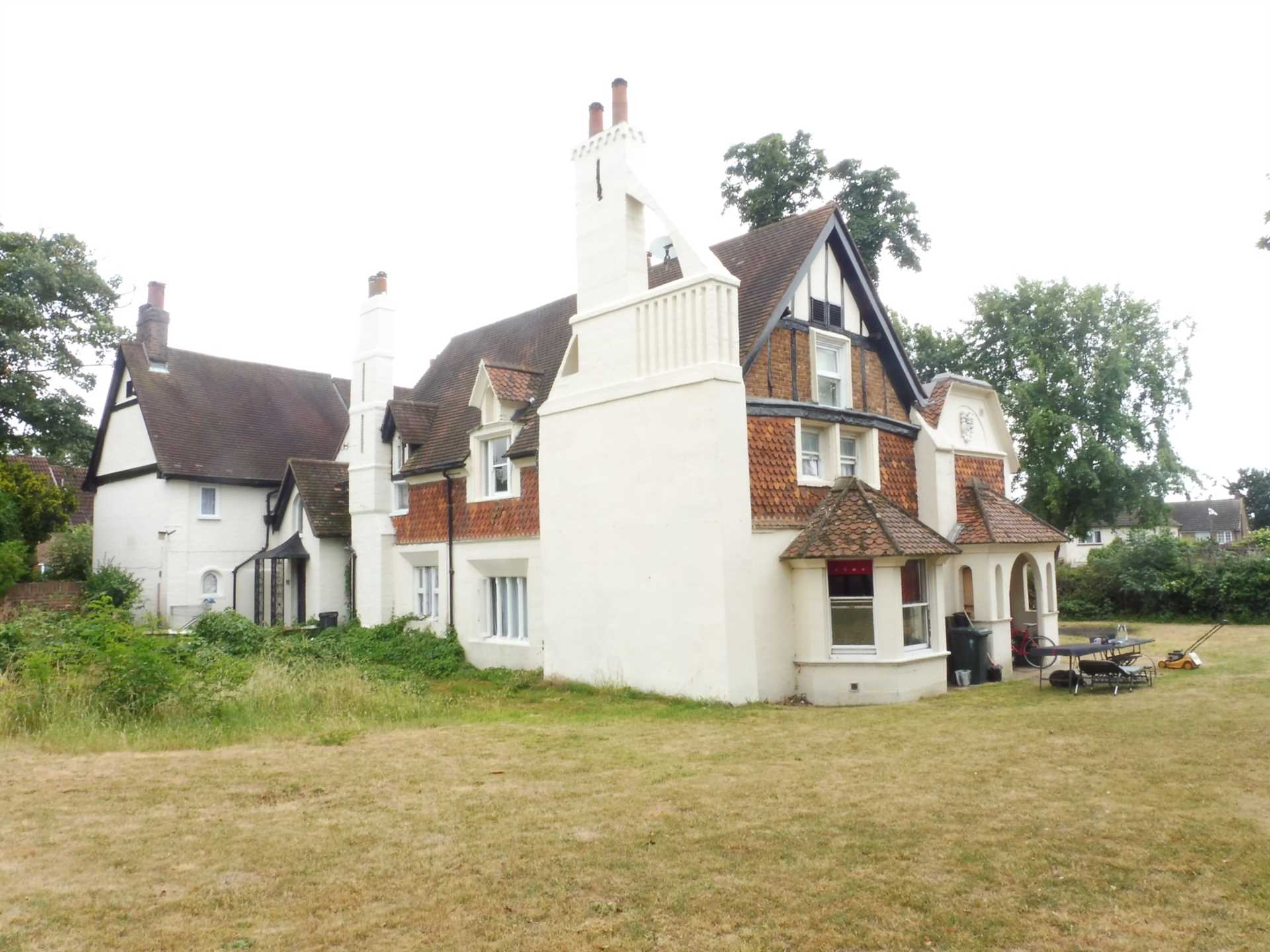 6 bedroom detached house for sale, Fawn Manor Close, Feltham, Feltham