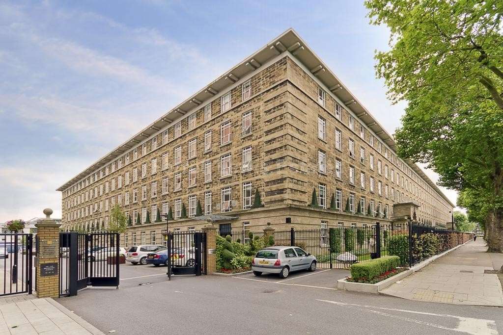 3 bedroom apartment to rent, Bromyard Avenue, London, W3 7BU