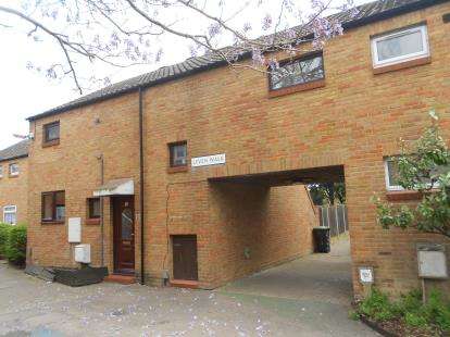 4 bedroom terraced house for sale, Leven Walk, Bedford ...