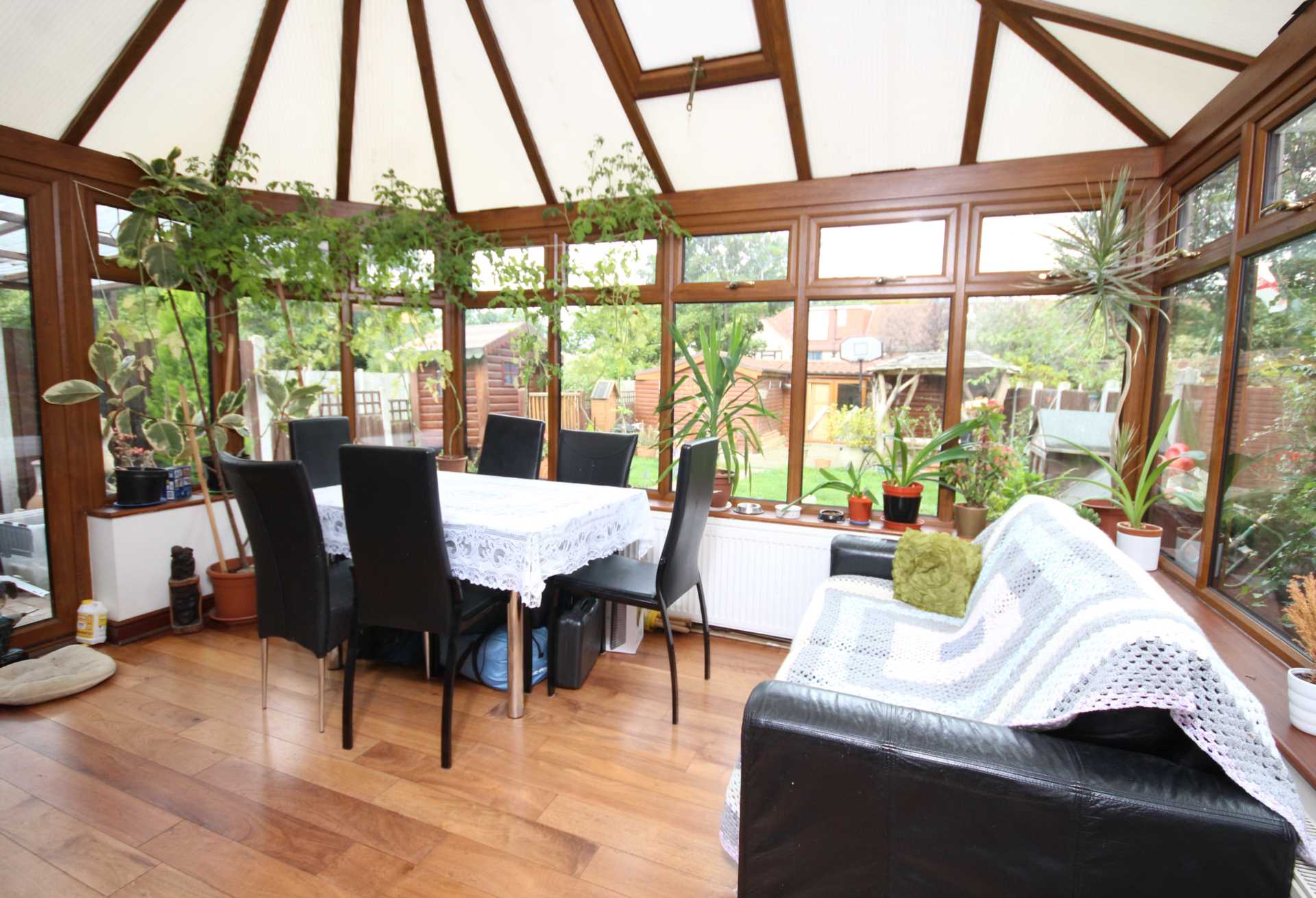 3 bedroom semidetached house to rent, Downing Road, Dagenham, RM9 6LX