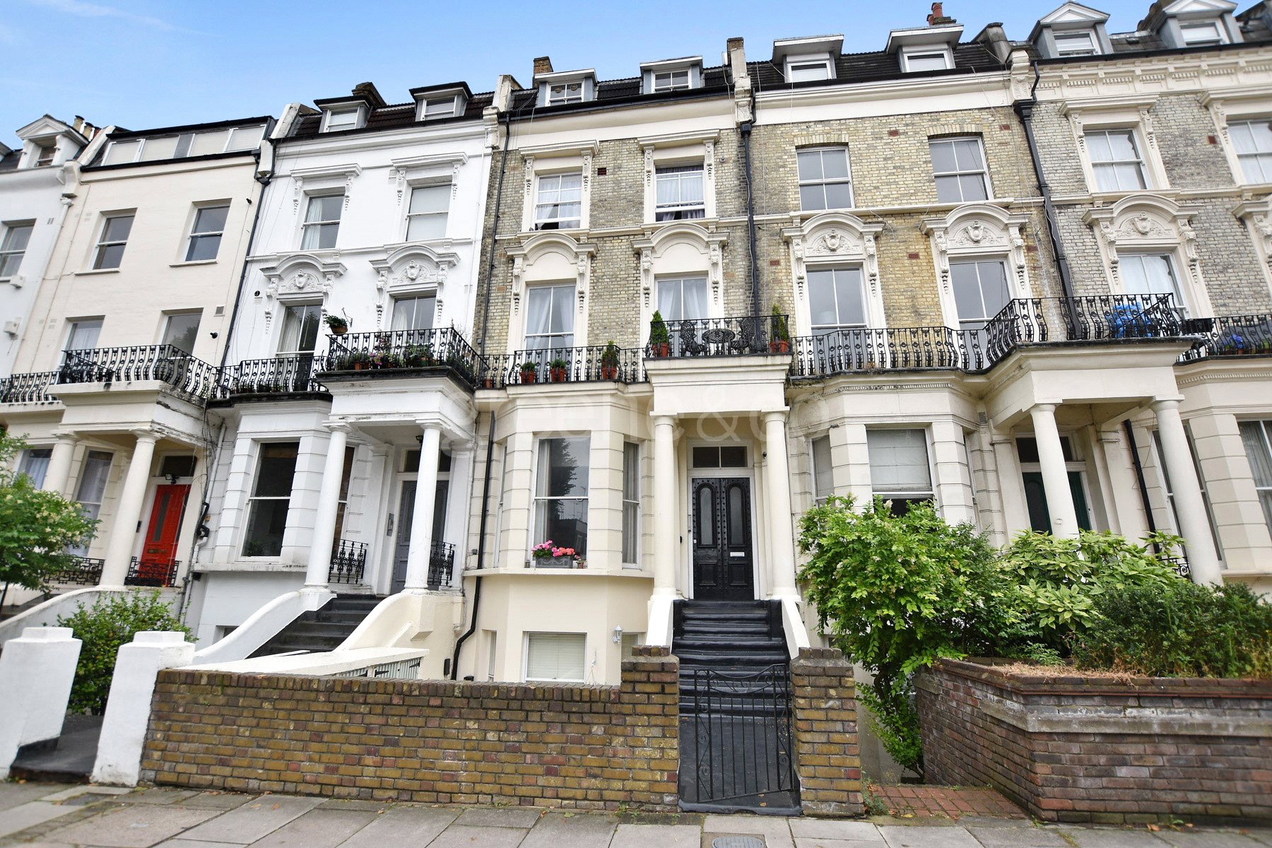 1 bedroom flat for sale, Sutherland Avenue, London, W9 2HF
