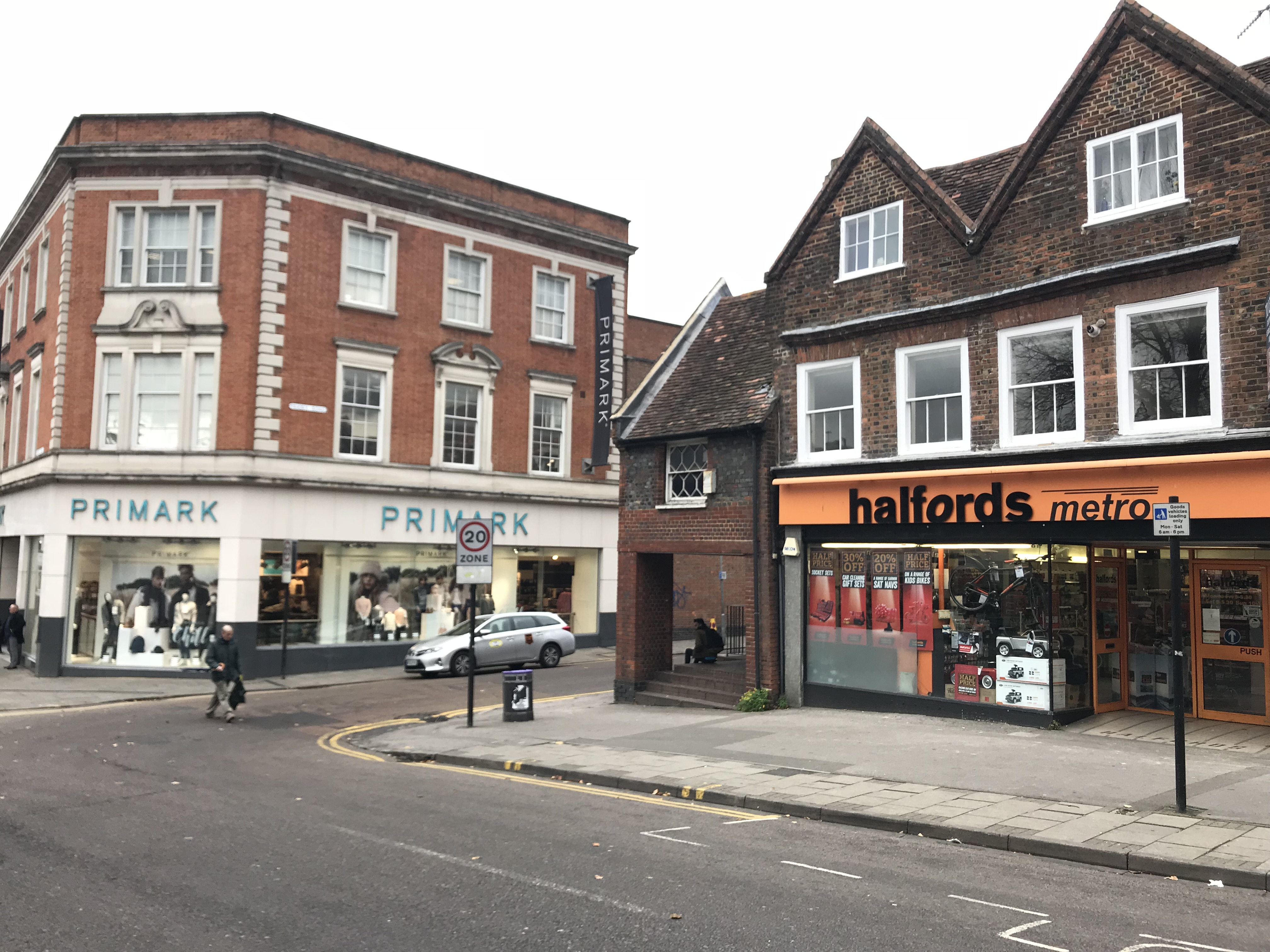 Shop to rent, CASTLE STREET,HIGH High HP13 6RZ