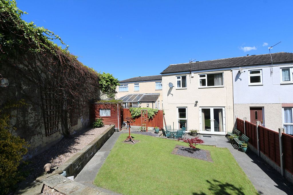 3 bedroom mews for sale, Low Moorside Court, New Farnley, Leeds, LS12 5QP