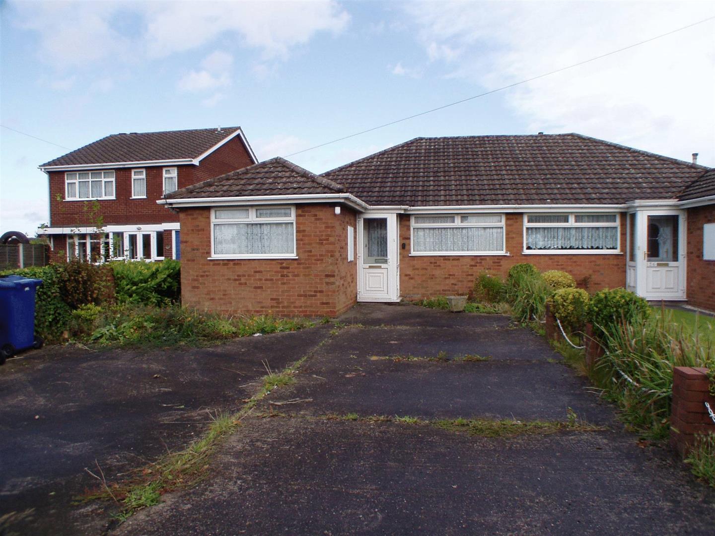 2 bedroom semidetached bungalow to rent, Cannock Road, Heath Hayes