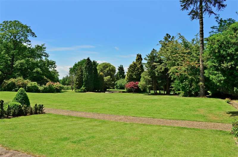 St. Leonards Park Horsham West Sussex,..., RH13 , 3 bed, Detached, RH13