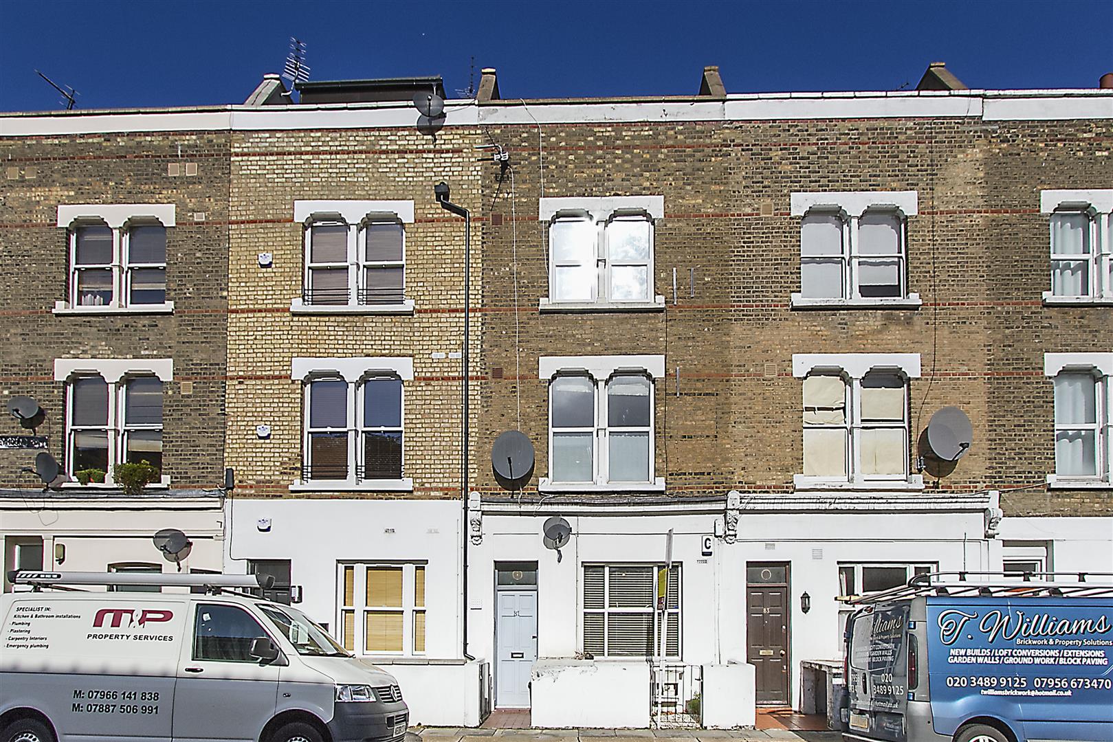 2 bedroom flat to rent, Greyhound Road, Hammersmith, London, W6 8NJ