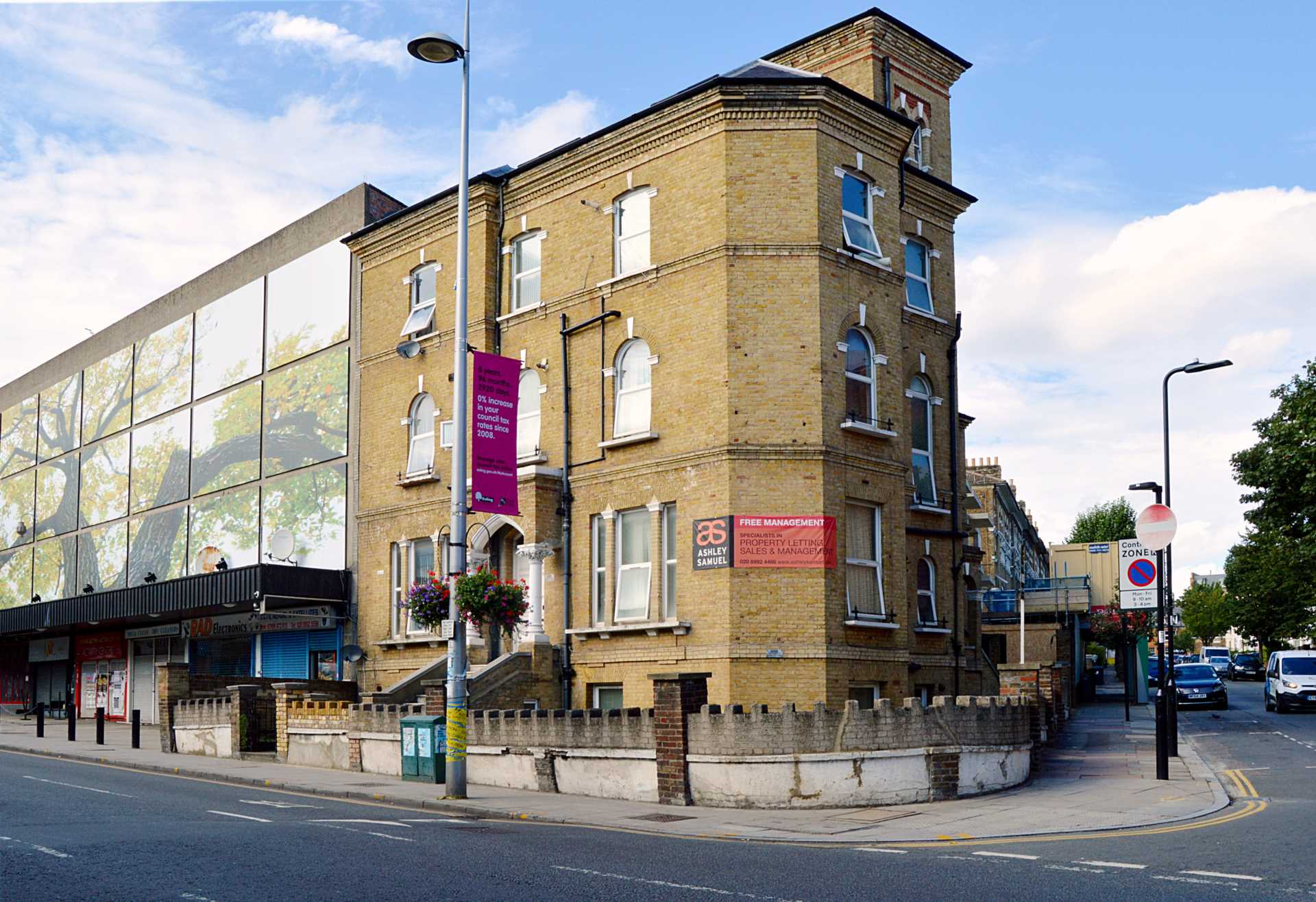 Studio flat to rent, High Street, Acton, London, W3 6LG