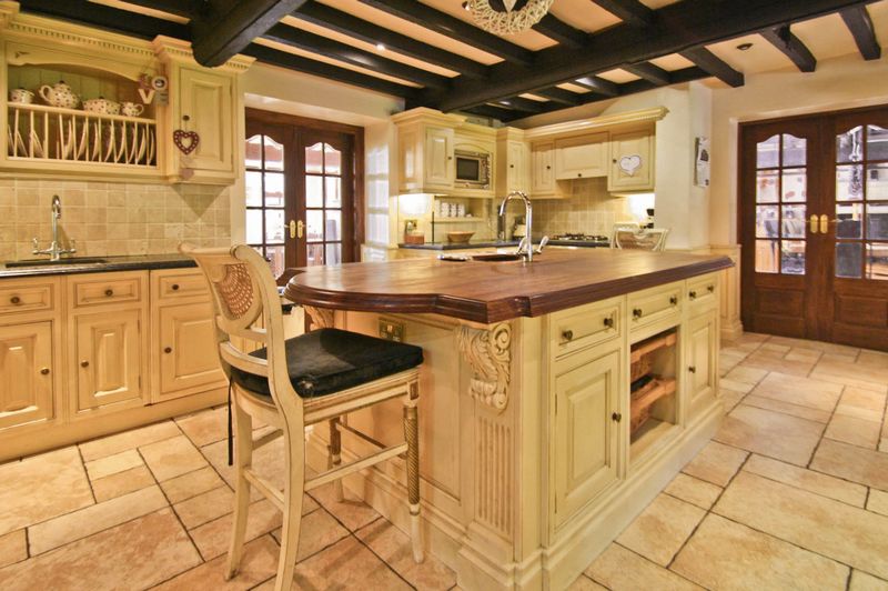 4 bedroom detached house to rent, Longton Hall Farm, Chapel Lane