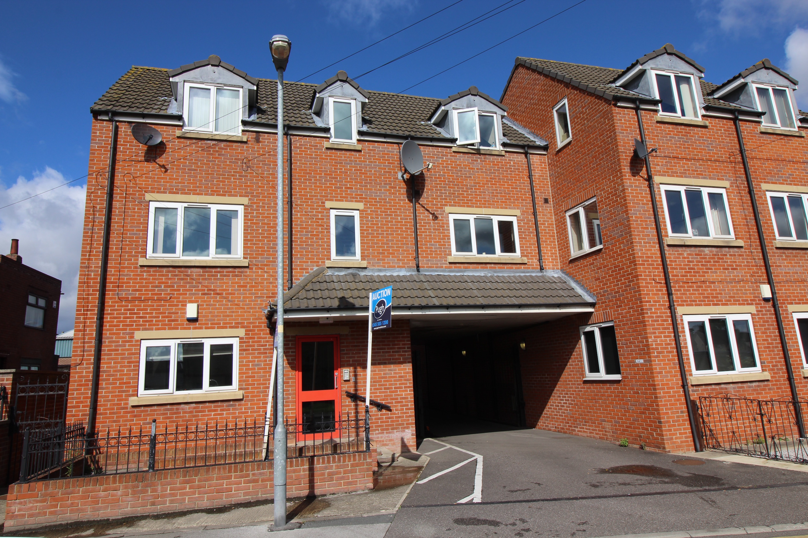 1 bedroom flat for sale, Post Office Road, Featherstone, Pontefract WF