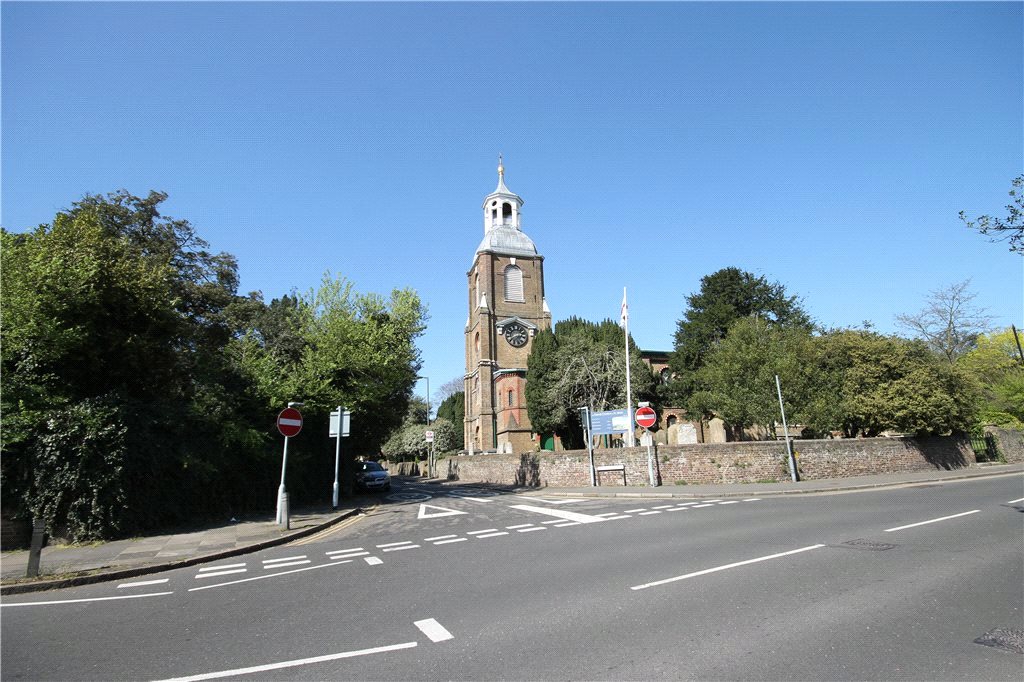 studio flat to rent, Lower Hampton Road, SunburyOnThames, Middlesex