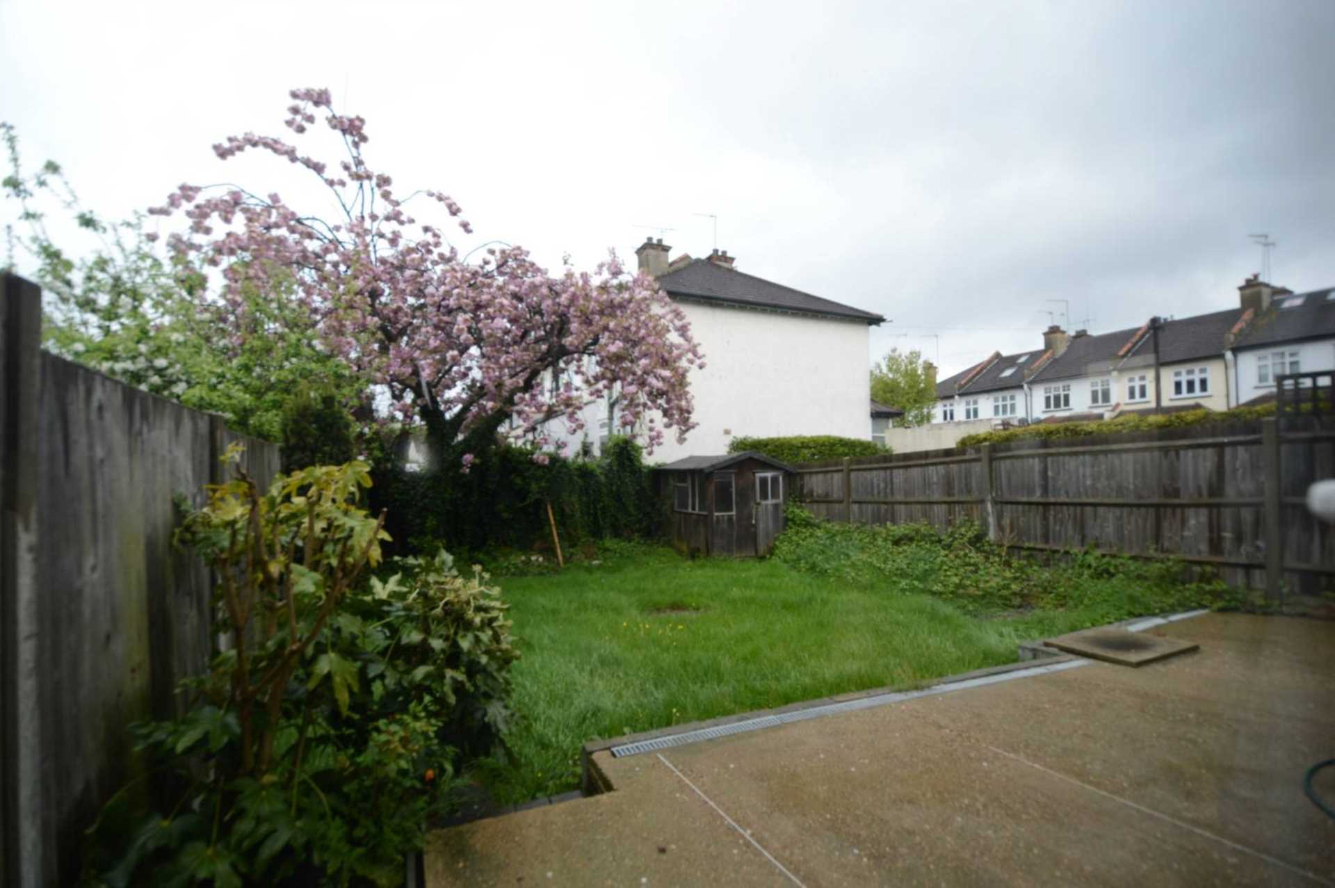 3 Bedroom Detached House London 3 Bedroom Detached House London