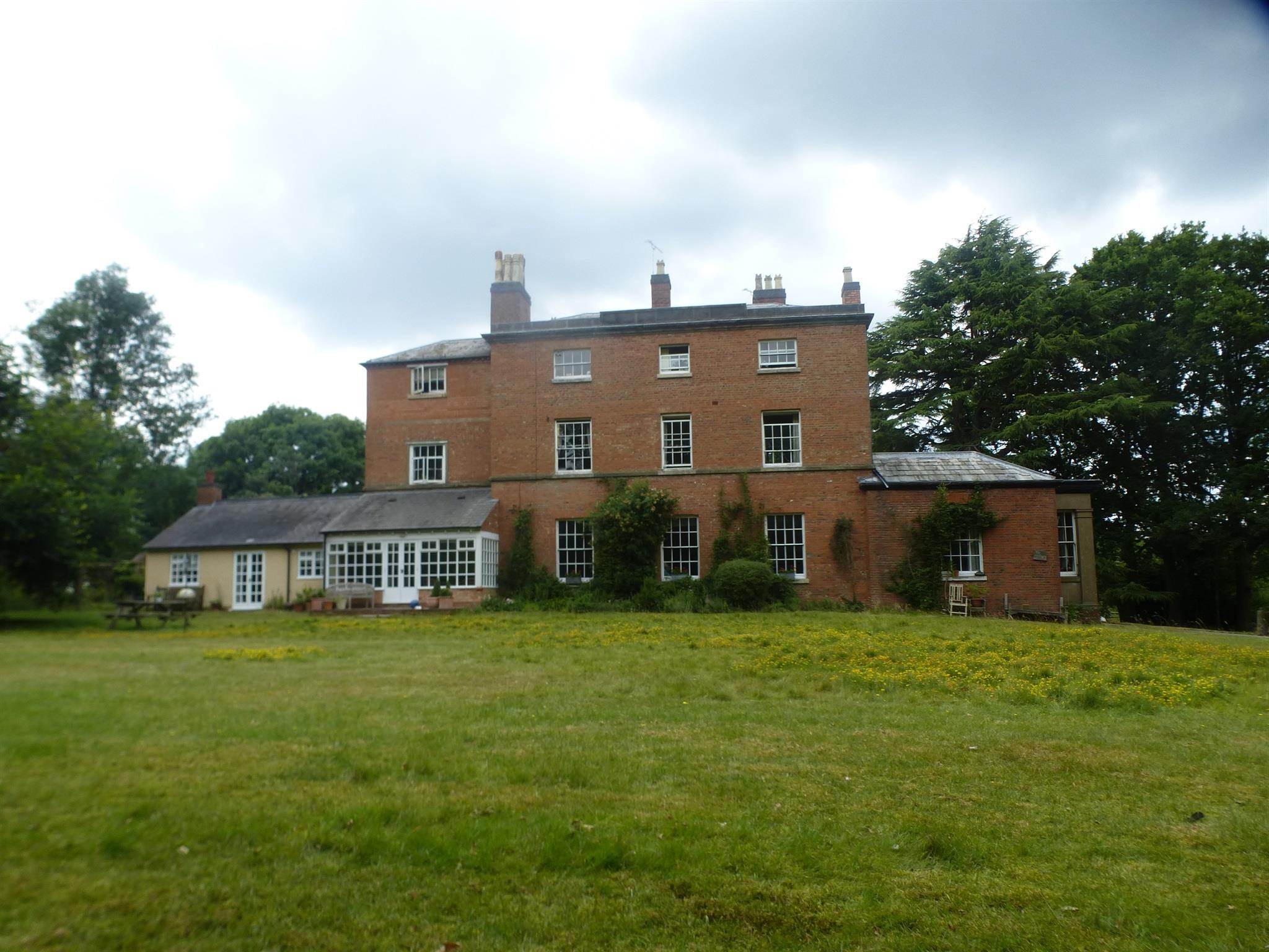 1 bedroom ground floor flat for sale, Elmdon Grange, Elmdon Park, Solihull, B92 9EL